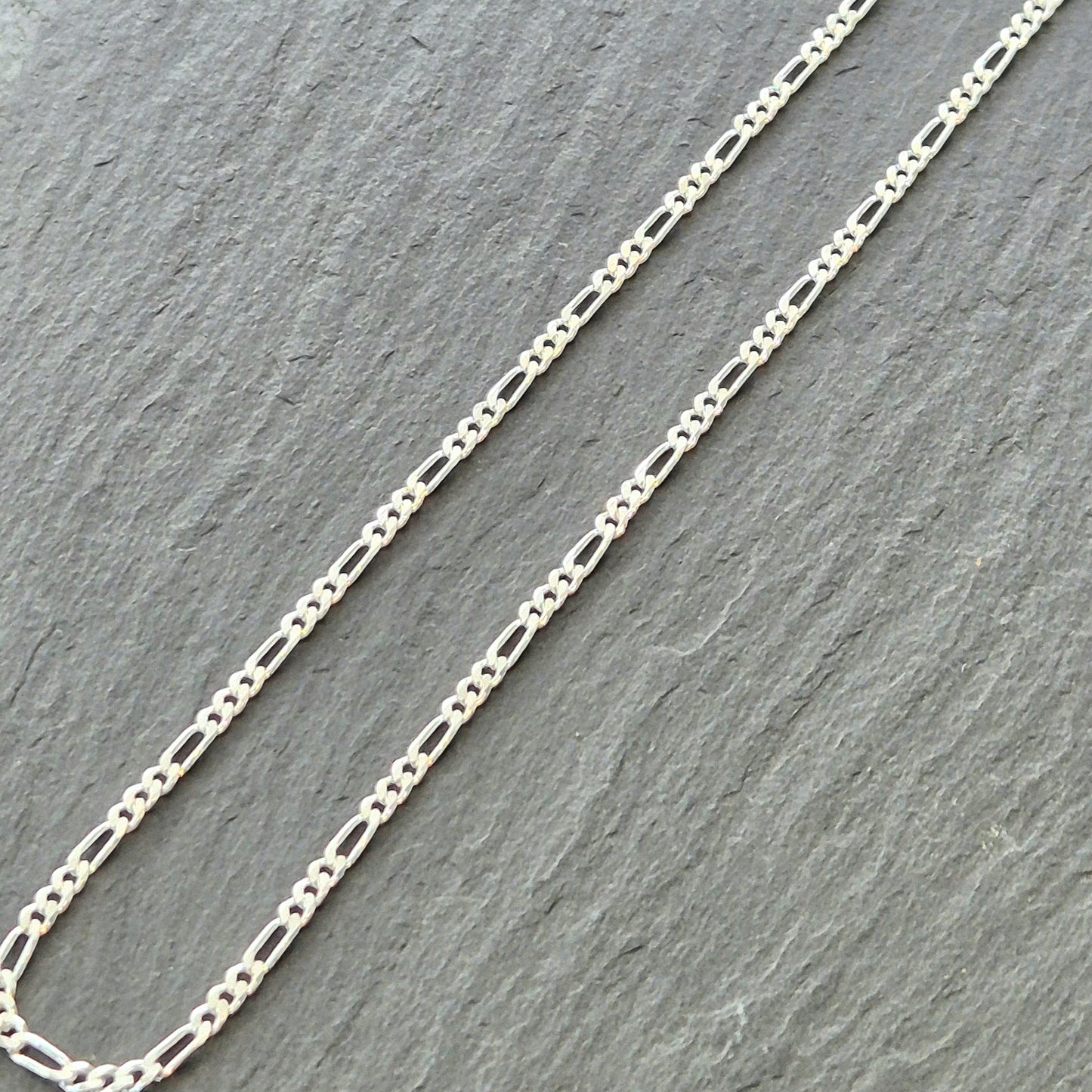 Figaro link chain (medium)