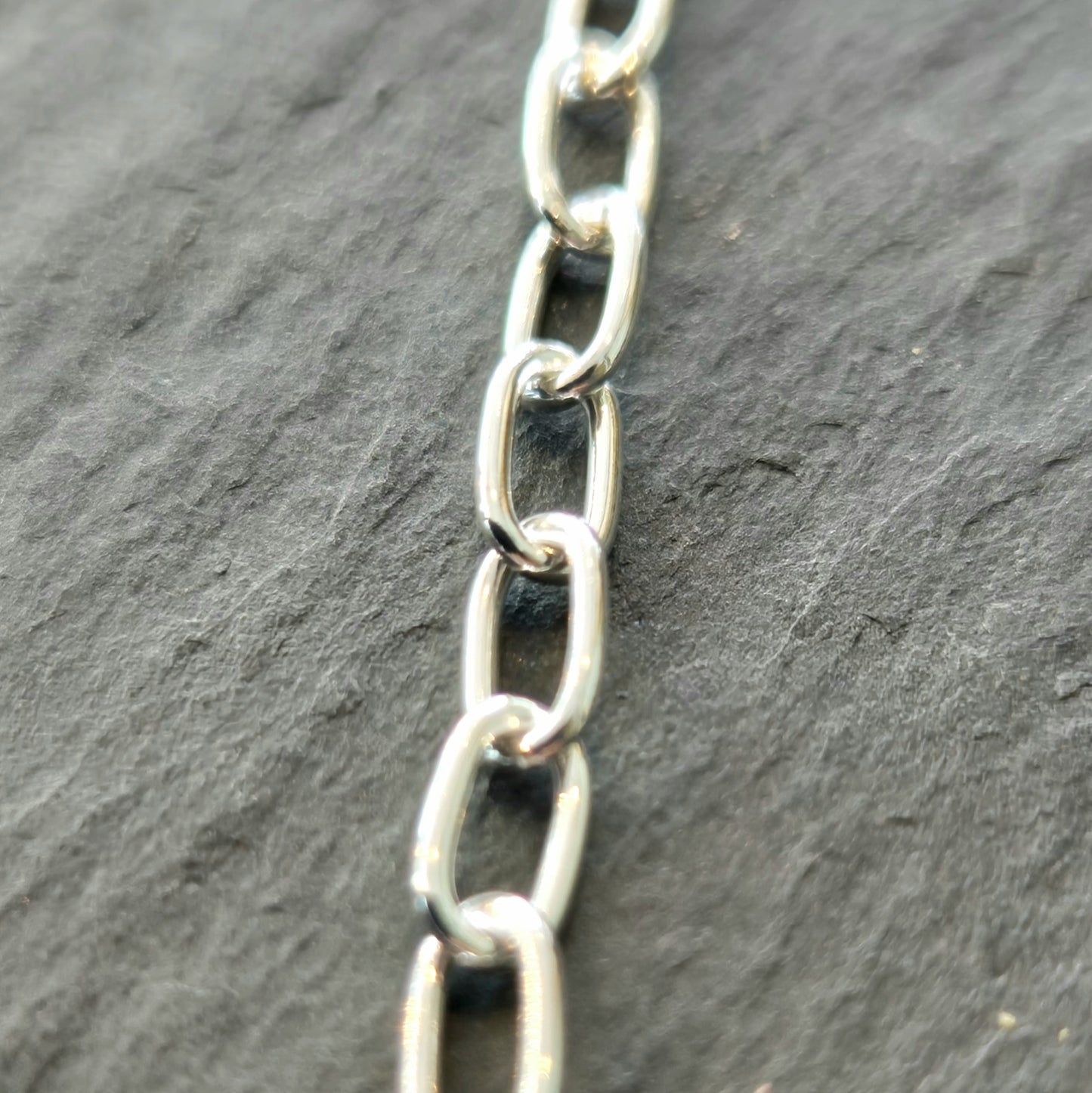Large loop cable chain