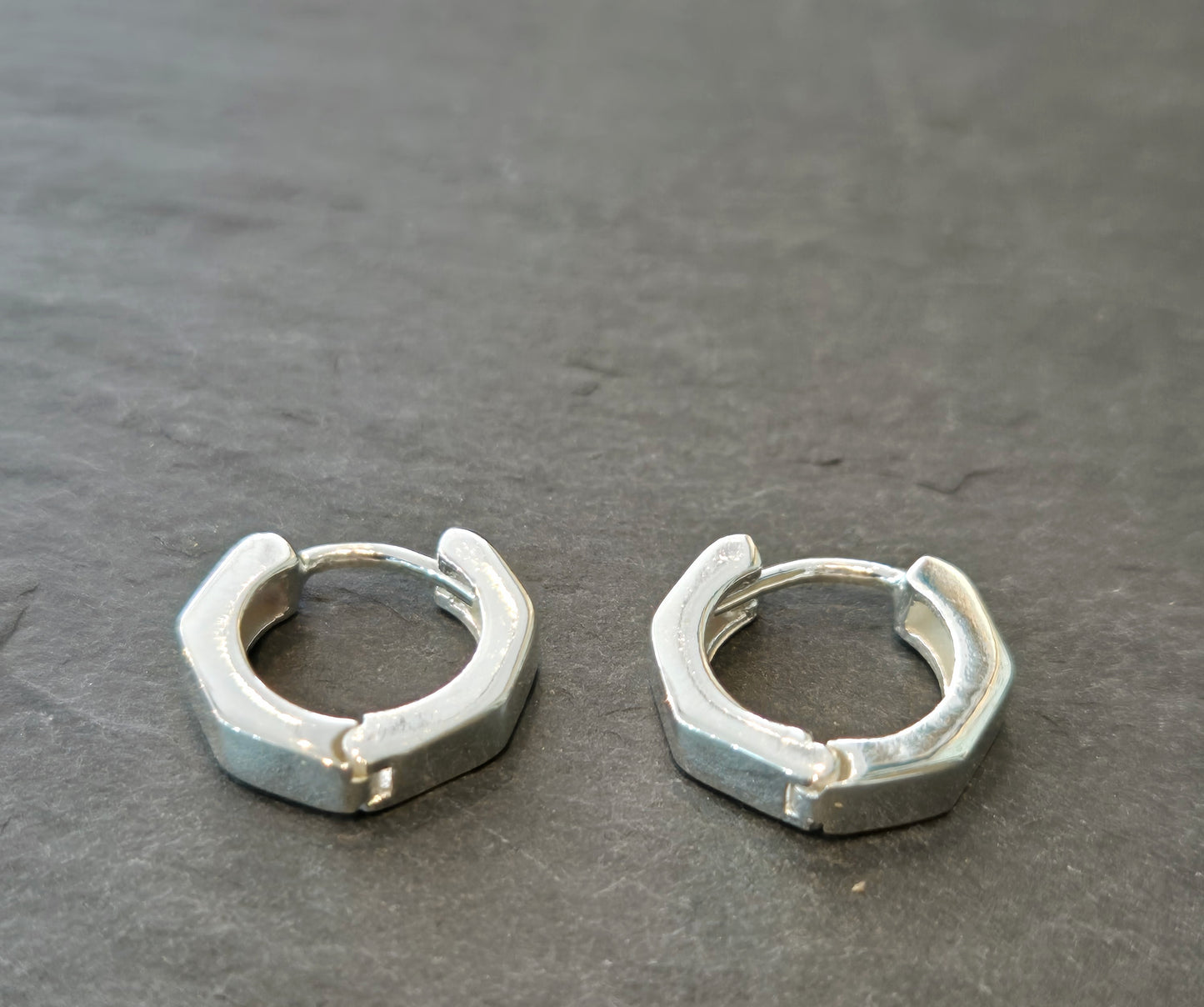 Hexagon shape click hoop