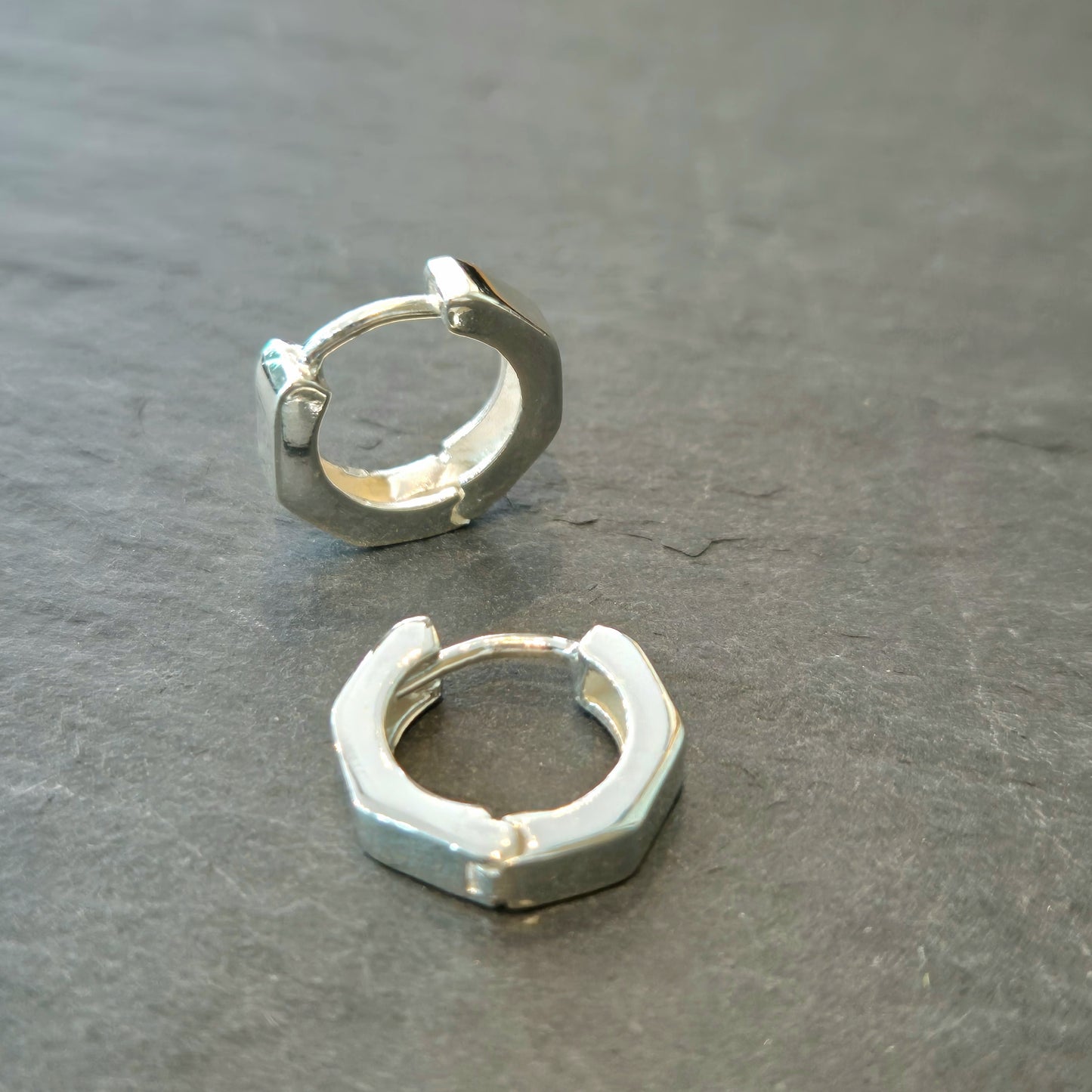 Hexagon shape click hoop