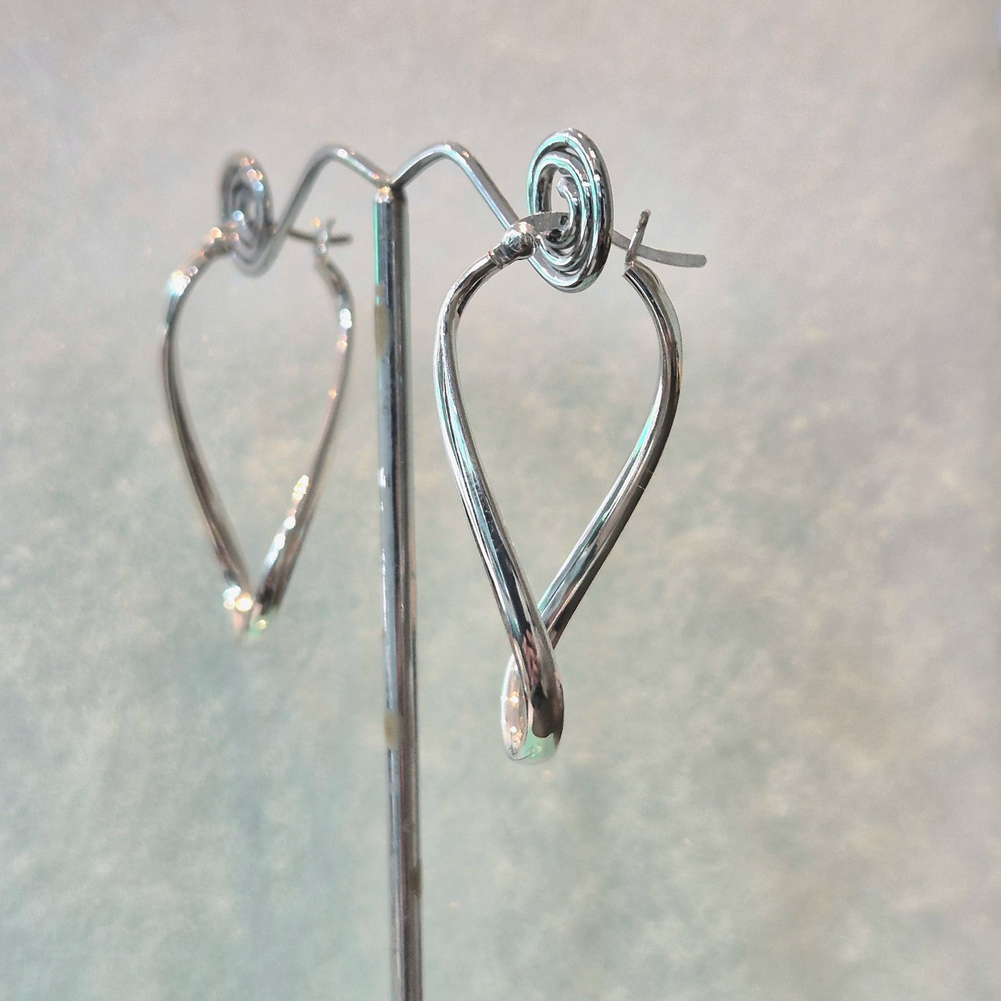 Oblong twist earrings