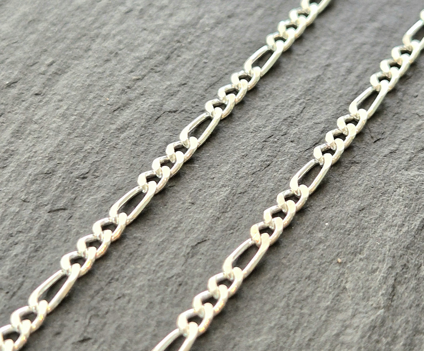 Figaro link chain (medium)