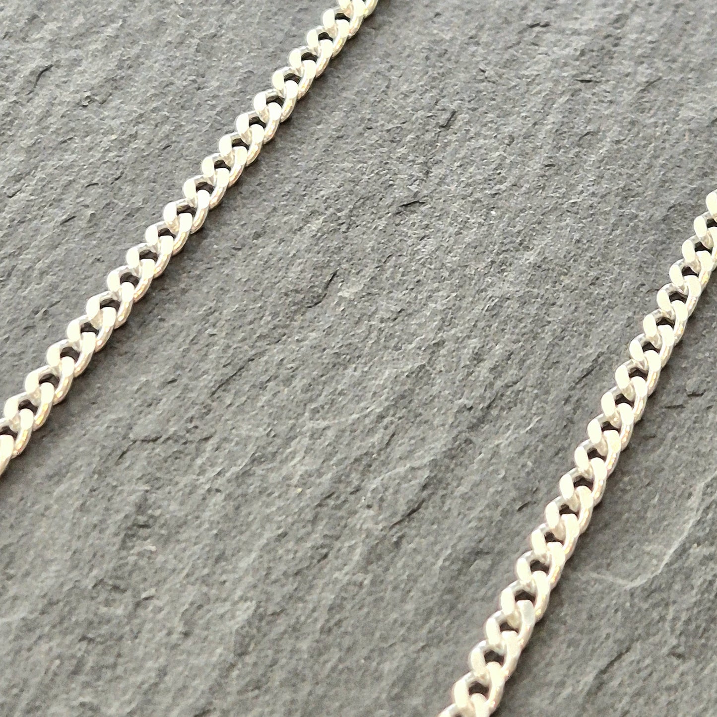 Curb link chain