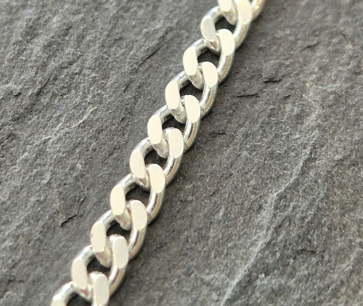 Curb link chain