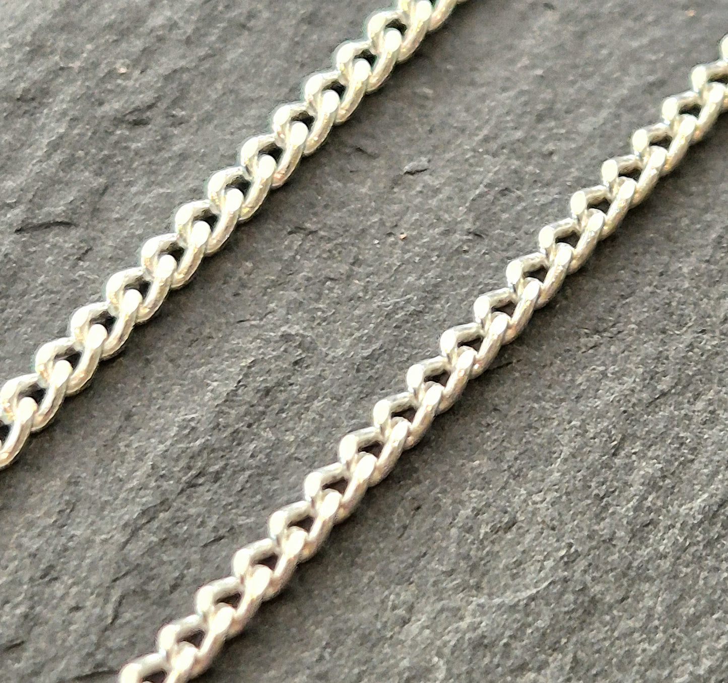 Curb link chain