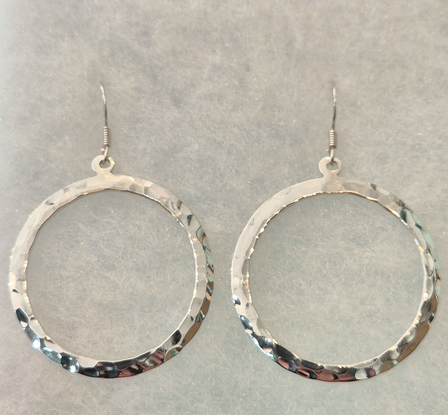 Hammered circle earrings